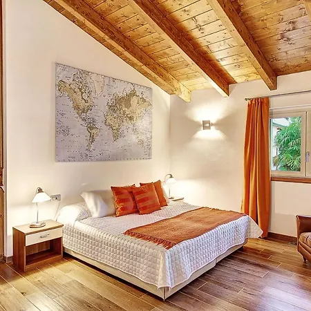 Sleeps 10 Pool Air Con Wifi וילה *