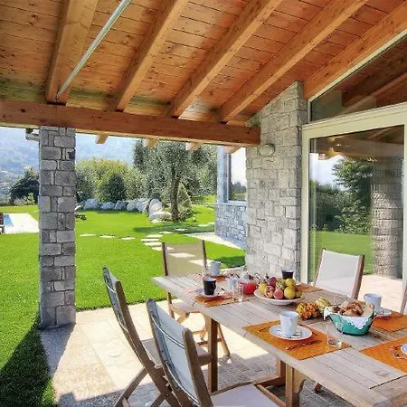 Sleeps 10 Pool Air Con Wifi *